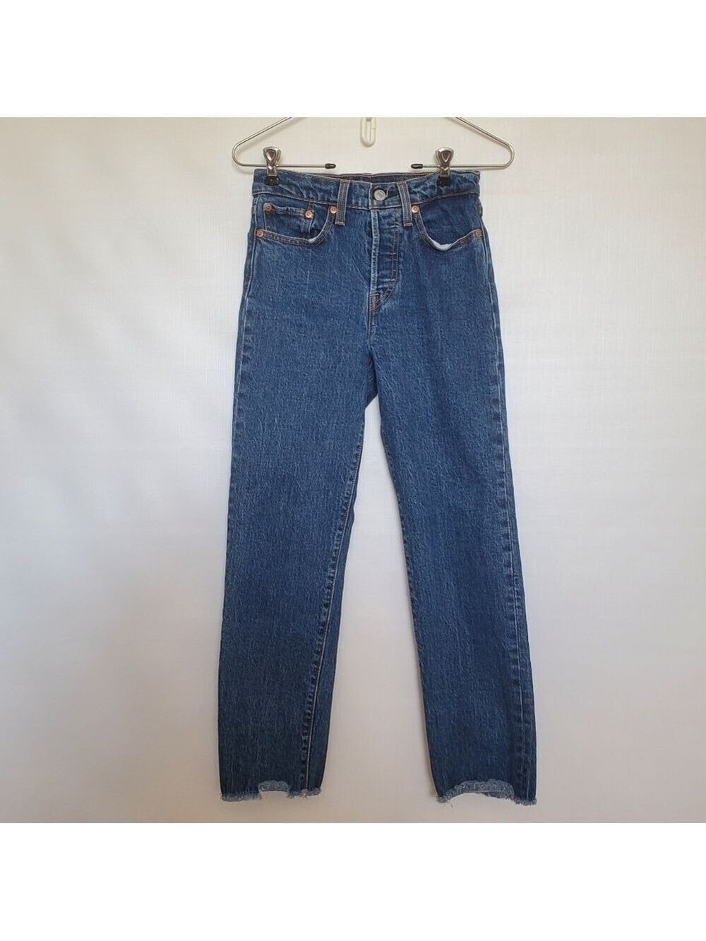 LEVI'S WEDGIE STRAIGHT DENIM JEANS HIGH RISE CROPPED FRAYED HEM MED WASH BLUE 24